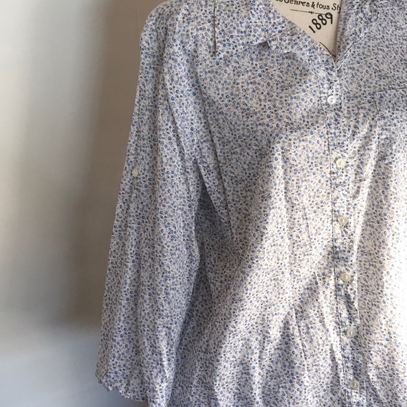 IZOD long roll tab sleeve top. Dainty Blue Floral Cotton. 💯 cotton. - Picture 9 of 9